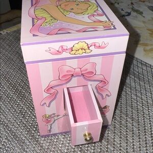 Enchantmints Pink Musical Ballerina Jewelry Box